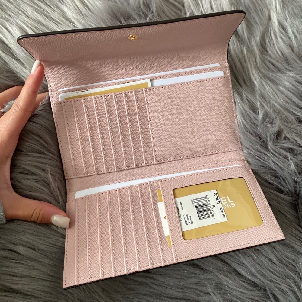 ❌SOLD❌ NWT MICHAEL KORS Trifold Wallet: Blossom - Picture 3 of 8